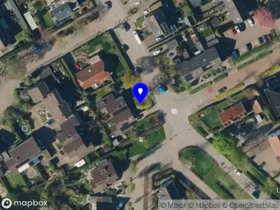 Brandweer met gepaste spoed naar de Stationsstraat in Zetten vanwege afgaan automatisch brandalarm