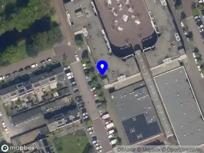 Ambulance met grote spoed naar de Charlotte de Bourbonlaan in Vlaardingen