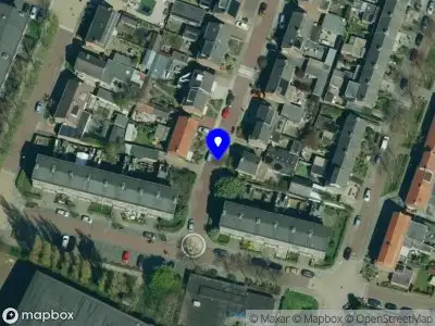 Brandweer met grote spoed naar de Anjerstraat in Veenendaal vanwege afhijsen patient