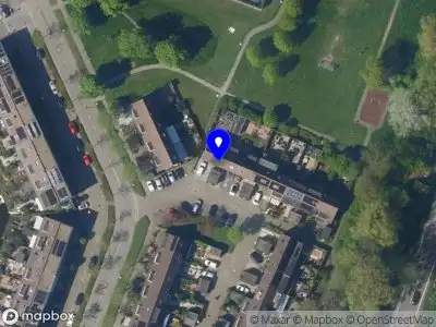 Ambulance met grote spoed naar de Tjalkwerf in Zoetermeer