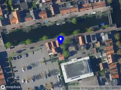 Ambulance met grote spoed naar de Molenweg in Enkhuizen