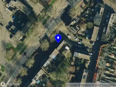 Politie naar de Thomas à Kempisstraat in Zwolle vanwege aanrijding met letsel