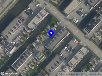 Ambulance met grote spoed naar de Backeswater in 's-Gravenhage