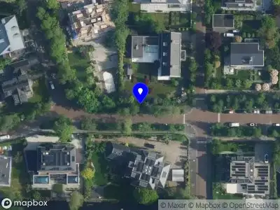 Ambulance met grote spoed naar de Prinses Beatrixlaan in Amstelveen