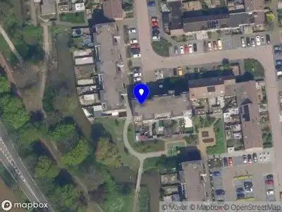 Ambulance met grote spoed naar de Klepperdans in Capelle aan den IJssel