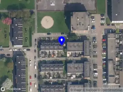 Ambulance met grote spoed naar de Nestorpad in Rotterdam