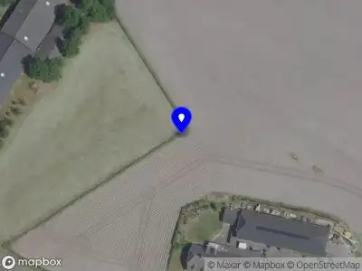 Brandweer met gepaste spoed naar de Eikhofweg in Vlierden vanwege een buitenbrand