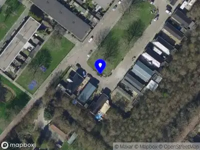 Politie naar de Rietvoornstraat in Hoogvliet Rotterdam vanwege steekincident