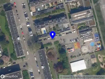 Ambulance met grote spoed naar de Hanrathstraat in Rotterdam