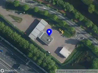 Ambulance met grote spoed naar de Diemerpolderweg in Diemen