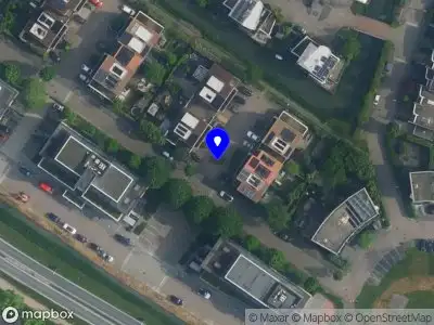 Ambulance met gepaste spoed naar de Frederica Zeijdelaarweg in Weesp