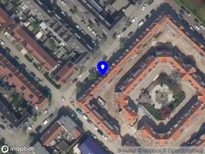 Ambulance met grote spoed naar de 1e Balsemienstraat in Rotterdam