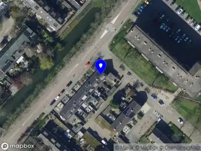 Ambulance en brandweer met grote spoed naar de Pompe van Meerdervoortsingel in Hendrik-Ido-Ambacht vanwege grote brand