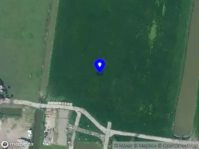 Ambulance met grote spoed naar de Dorpsweg in Oudendijk