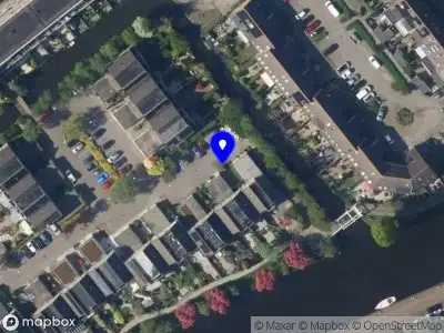 Ambulance met grote spoed naar de Dokter Perquinstraat in Leidschendam