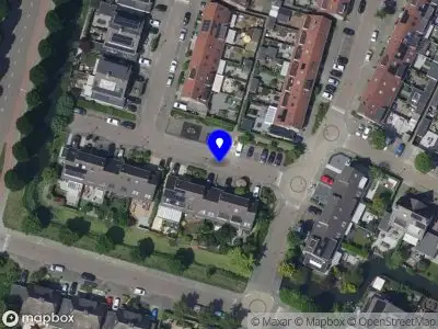 Ambulance met grote spoed naar de Ligusterhof in Papendrecht