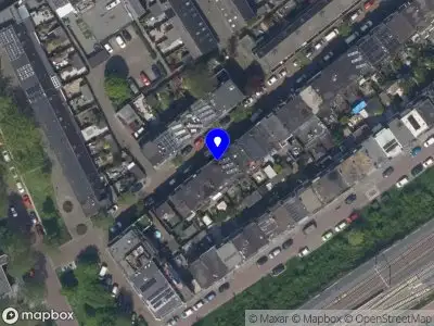 Ambulance met grote spoed naar de 2e Maasbosstraat in Vlaardingen