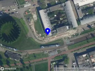 Ambulance met grote spoed naar de Antwerpenbaan in Amsterdam