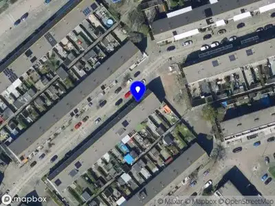 Ambulance met grote spoed naar de Abadanstraat in Hoogvliet Rotterdam