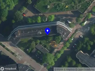 Ambulance met gepaste spoed naar de Loenermark in Amsterdam