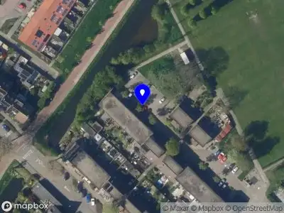 Ambulance met grote spoed naar de Klaproostuin in Zoetermeer