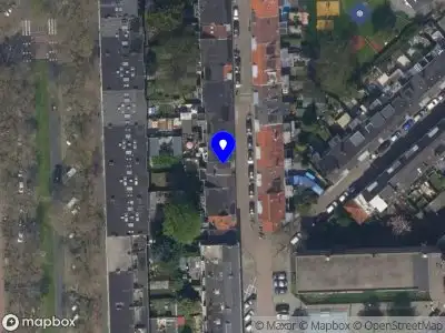 Ambulance met gepaste spoed naar de Narcissenstraat in Rotterdam
