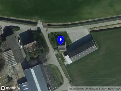 Brandweer met grote spoed naar de Eversdijkse Bredeweg in Kapelle vanwege waarnemen gaslucht