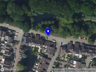 Ambulance met grote spoed naar de Reinenweer in Sliedrecht
