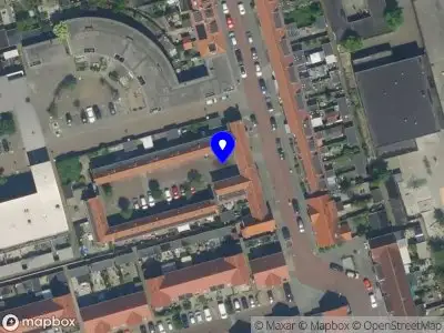 Ambulance met grote spoed naar de Tuindershofje in IJmuiden