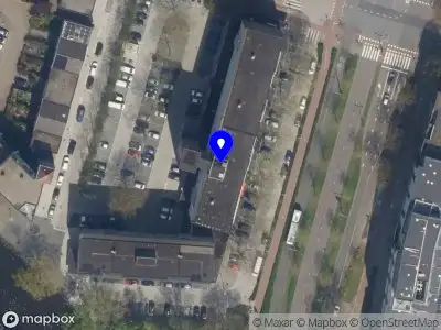 Ambulance met grote spoed naar de 's-Gravelandseweg in Schiedam