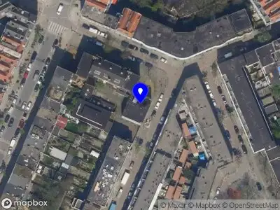 Ambulance met grote spoed naar de Grote Visserijstraat in Rotterdam