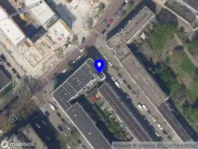Ambulance met grote spoed naar de De la Reystraat in Rotterdam
