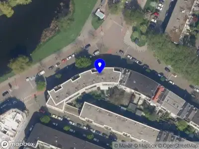 Ambulance met grote spoed naar de Libanonweg in Rotterdam