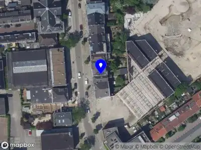 Ambulance met gepaste spoed naar de Dubbeldamseweg Noord in Dordrecht