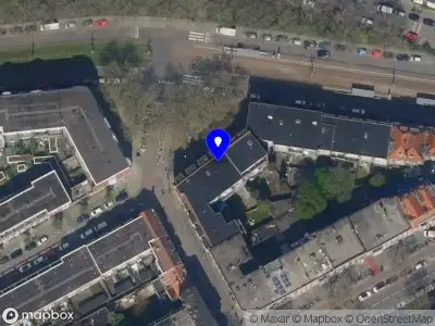 Ambulance met grote spoed naar de Mathenesserdijk in Rotterdam