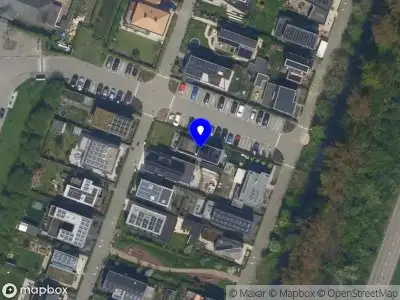 Ambulance met gepaste spoed naar de Anton van Deinsestraat in Rotterdam