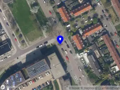 Ambulance met grote spoed naar de Victorieuxstraat in Rotterdam