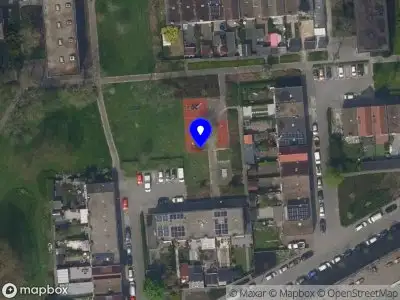 Ambulance met grote spoed naar de Zenostraat in Rotterdam