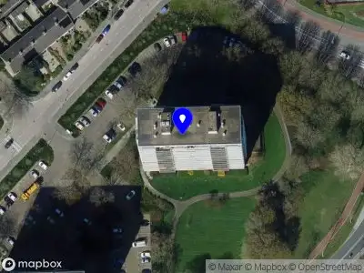 Ambulance met grote spoed naar de Prunusplantsoen in Ridderkerk