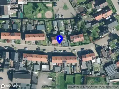 Brandweer met gepaste spoed naar de Wethouder Burgers-stee in Leuth vanwege waarnemen gaslucht