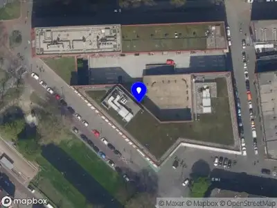 Ambulance met grote spoed naar de Slaghekstraat in Rotterdam