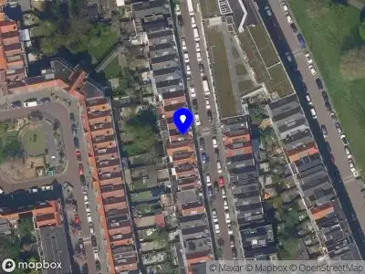 Ambulance met grote spoed naar de Beukelaarsstraat in Rotterdam