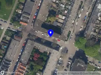 Ambulance met gepaste spoed naar de Voornsestraat in Rotterdam