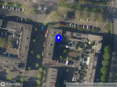 Traumahelikopter met grote spoed naar de Herenhof in Alphen aan den Rijn