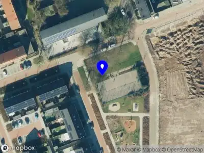 Brandweer met grote spoed naar de Bloemstraat in Steenwijk vanwege afhijsen patient