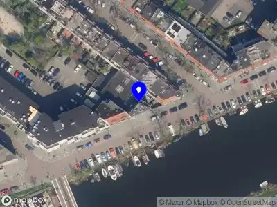 Ambulance met grote spoed naar de Bergse Rechter Rottekade in Rotterdam