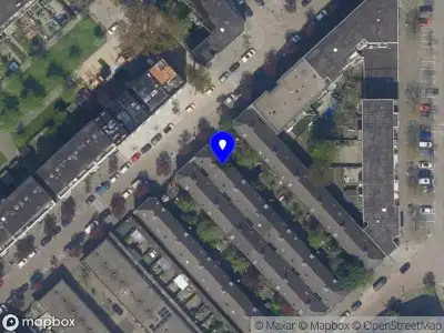 Ambulance met grote spoed naar de 2e Stampioendwarsstraat in Rotterdam