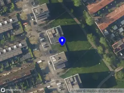 Ambulance met grote spoed naar de Neptunuskade in Leiden