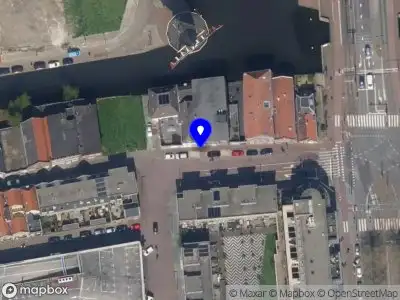 Ambulance met grote spoed naar de Boterstraat in Schiedam