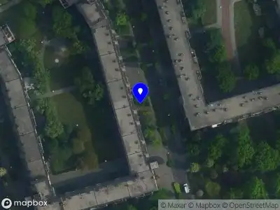Ambulance met gepaste spoed naar de Parkhof in Amsterdam